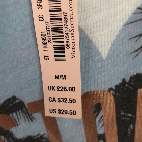 NWT Victoria’s Secret T-shirt. - Picture 3 of 4
